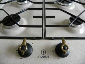 Встраиваемая варочная поверхность Indesit IP640S (AV)R